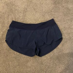 Lululemon 2.5 in speed up short in navy